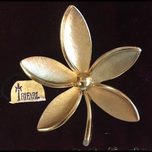Trifari Brooch NWT